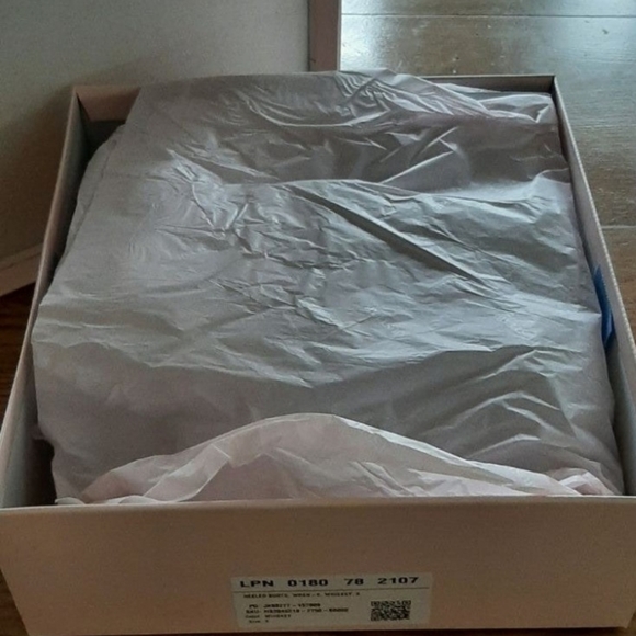 Wren Block Heeled Boot Size 6 MSRP $79.95 - Picture 8 of 8